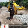 Berbekal Anggaran Swadaya Muspika Kecamatan Ciampea Perbaiki Jalan Kabupaten yang Berlubang