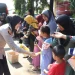 Aksi Humanis Polwan Dalam Pasar Murah Polres Purwakarta