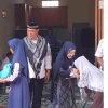 Sambut Ramadhan, H.Lalu Haswandi dan Istri Berikan Santunan dan Bingkisan Untuk para Anak Yatim dan Dhuafa