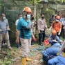 Polsek Rumpin Bersama Team BasarnaS Evakuasi Adanya Ditemukan Jasad Laki-laki di Dalam Sumur yang Diduga Terjatuh