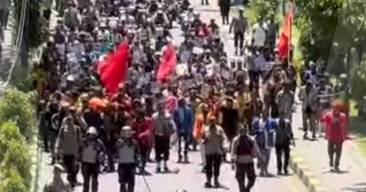 Aksi unjuk rasa bertajuk “Papua Zona Darurat Militer dan Kemanusiaan” yang digelar oleh Solidaritas Mahasiswa Papua di Jayapura /Instagram