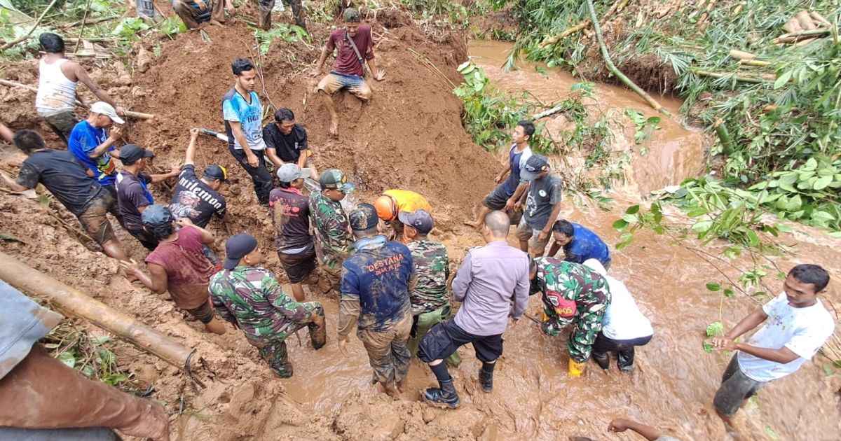 Longsor di Desa Petir Dramaga Bogor, Seorang Buruh Harian Lepas Tewas Tertimbun
