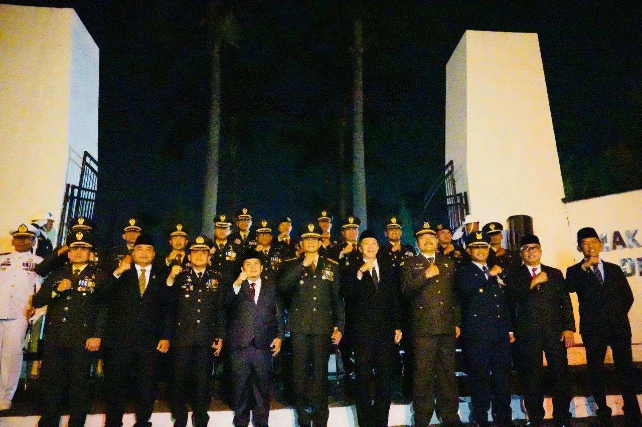 Danrem 061/SK Pimpin Upacara Apel Kehormatan dan Renungan Suci di TMP Dreded