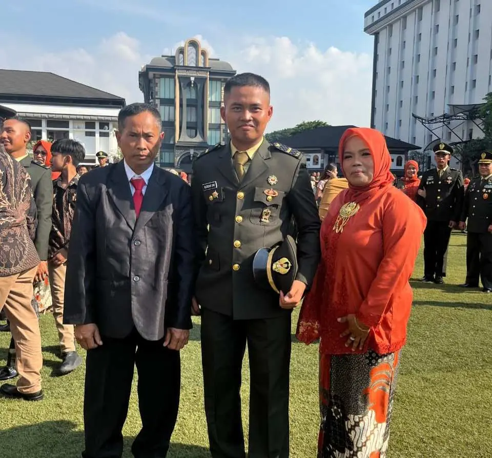 Doa Seorang Ibu ,Penjahit Seragam TNI, Anak Pedagang Bakso , Perwira AD