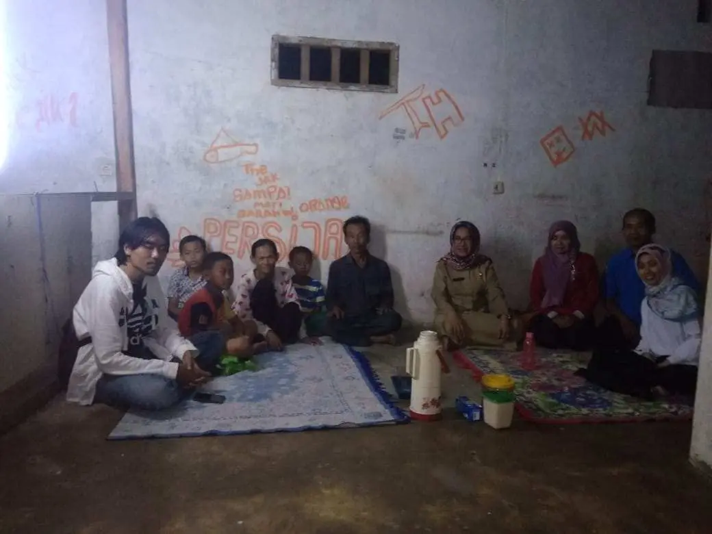 Akhirnya Keluarga Penghuni Eks Kandang Kerbau ini Pindah ke Tempat Layak