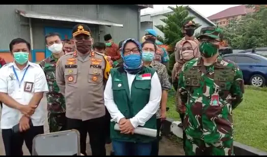 Ade Yasin Lepas Beras bagi Penerima Bantuan Sosial 6000 Ton dari Gudang Bulog Dramaga