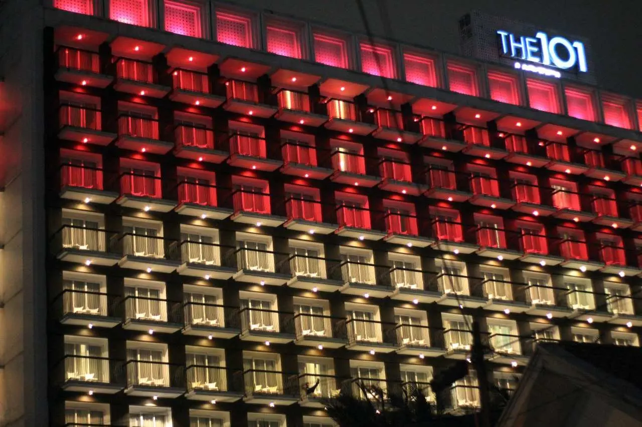 Hangatkan Kota Bogor, Ornamen Cantik 101 Merah Putih dalam HUT RI ke-75 Dipancang di THE 101 Bogor