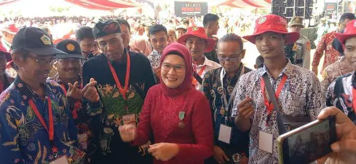 Majukan Pertanian, Bupati Indramayu Nina Agustina Dapat Penghargaan Tanda Kehormatan dari Presiden 