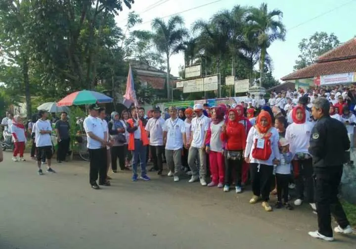 PPK Cibungbulang Sosialisasikan Pemilukada Dengan Gelar Acara Jalan Sehat