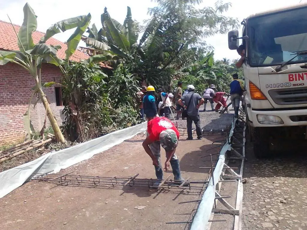 Pekerjaan Pembangunan Jalan Bogor Barat Disinyalir Tidak Sesuai Bestek