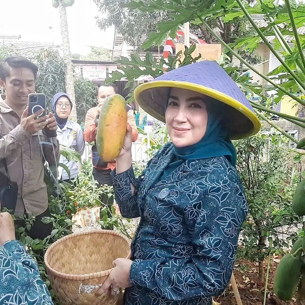 PKK Rawapanjang Bojonggede Dikunjungi Halimatussadiyah Iwan dalam Rechecking 10 Program Pokok