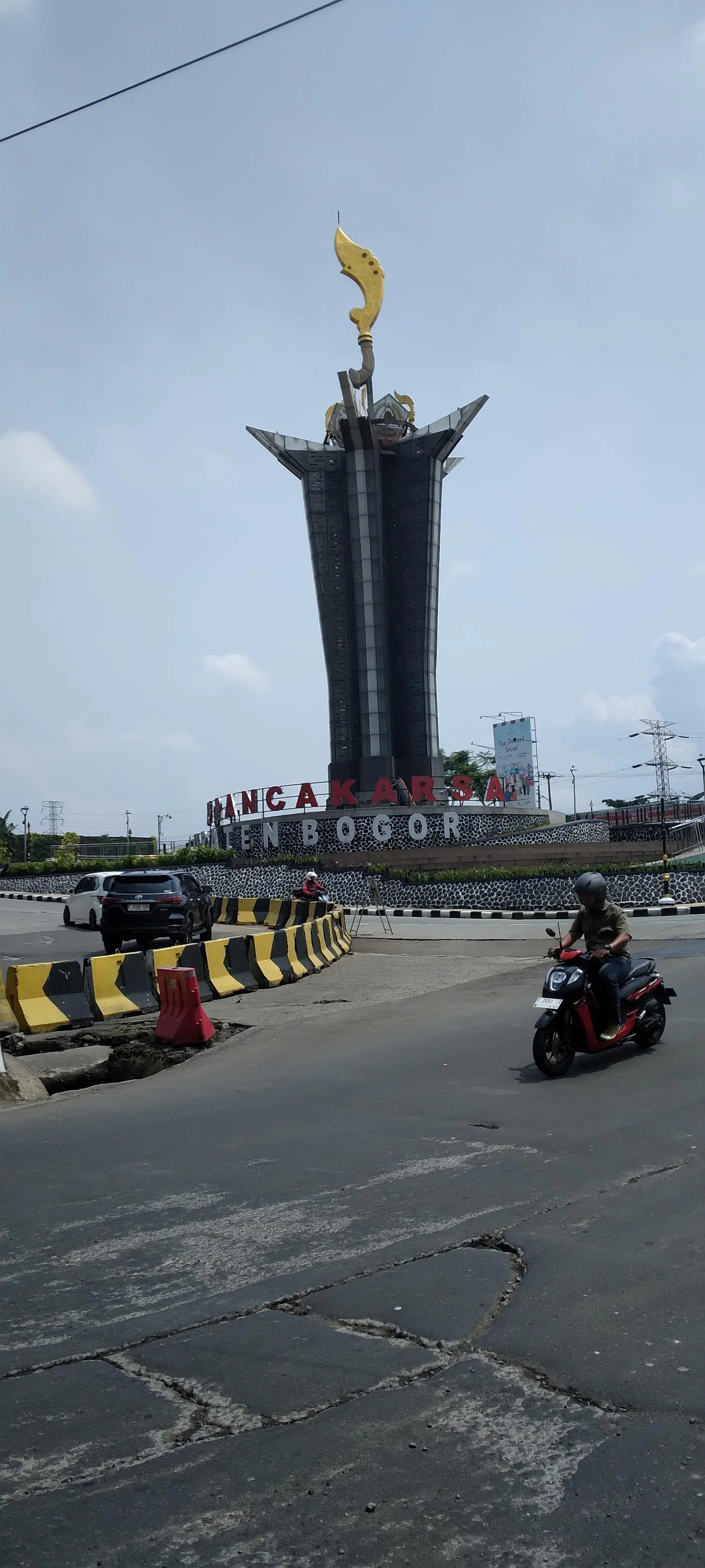 Kontroversi Ornamen Kujang di Tugu Pancakarsa Bogor